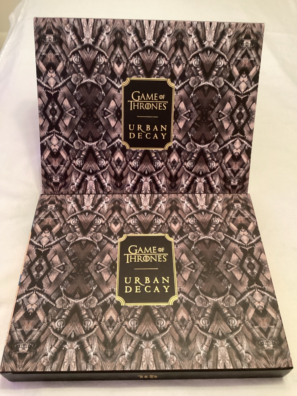 NIB Urban Decay Game of Thrones Vault with Sleeve
